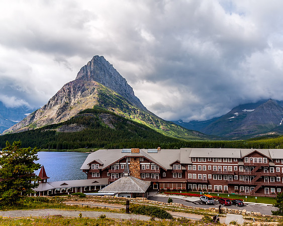 Many Glaciers Lodge